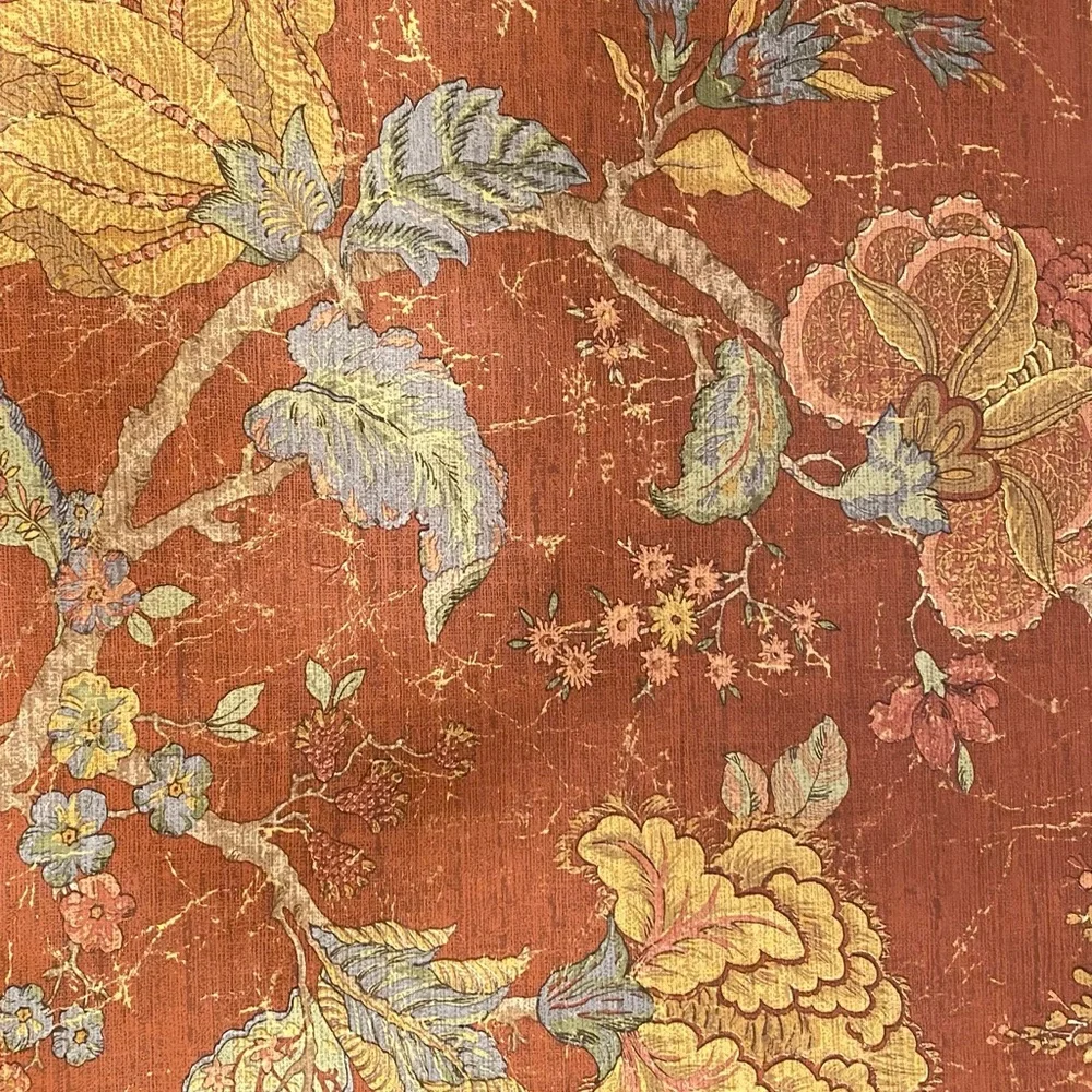 Wallquest wallpaper double roll. Floral Patterned in Warm Tones. New in pack